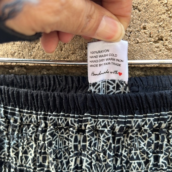 Bangkok Pants Black and White Patterned‎ Skirt or dress size S/M 100% rayon - Picture 10 of 11